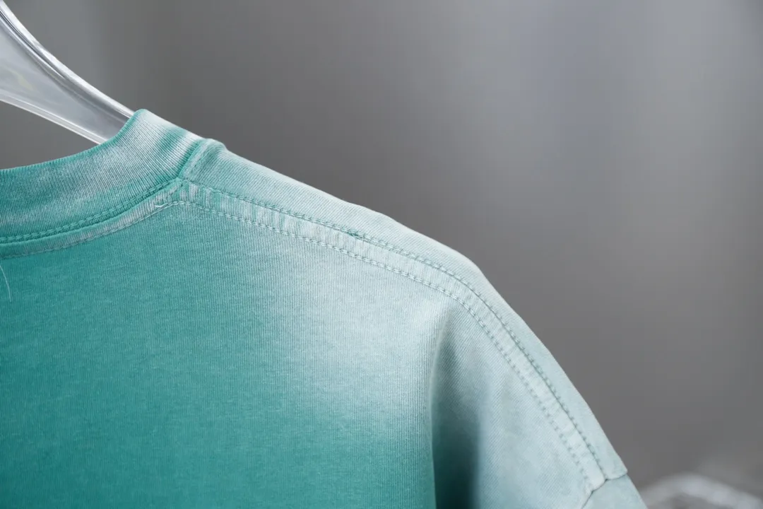 🅿️210 Chrome Hearte CH 25SS early spring new style Cross printed short sleeves Light luxury A must-have item for daily commuting for men and women Correct version Welcome to compare Detailed features · 280g 100% pure cotton double yarn jersey fabric · Special thickened 32 pieces of double-strand 1X1 thread in the same vat · Digital direct injection Chrome Heart cross pattern printing. Ready-made garments are dyed and then faded and fried with snowflakes. Then wash to make it look old. General washing improves the effect · Double-needle stitching across seams · Original main mark, washed tag, branded moisture-proof paper packaging Color: black/green/blue Size: S/M/L/XL